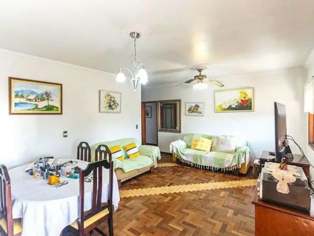 Casa / Sobrado para Venda em Porto Alegre/RS São João 3 Quartos