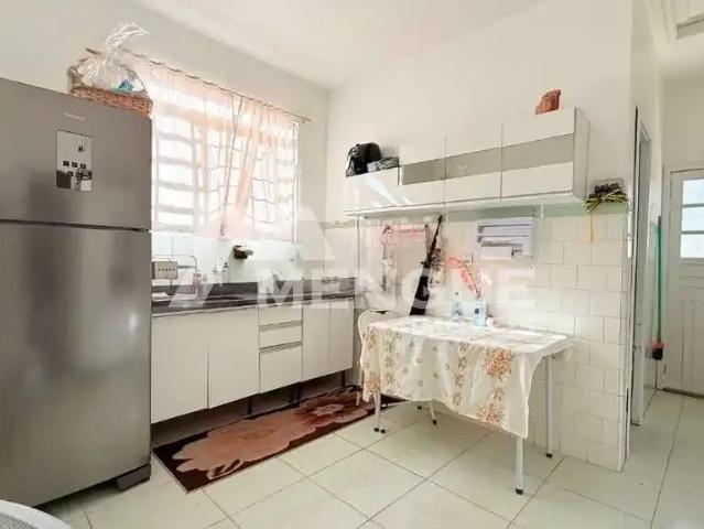 Casa / Sobrado para Venda em Porto Alegre/RS São João 3 Quartos