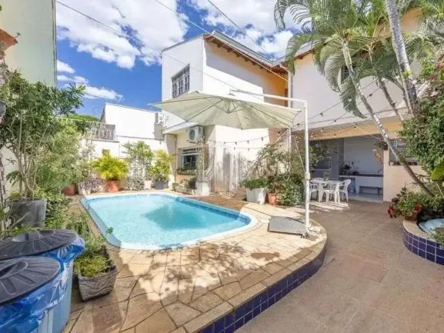 Casa / Sobrado para Venda em Porto Alegre/RS São Sebastião 3 Quartos
