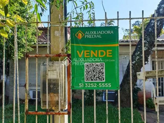 Casa / Sobrado para Venda em Porto Alegre/RS São Sebastião 3 Quartos