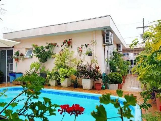 Casa / Sobrado para Venda em Porto Alegre/RS São Sebastião 3 Quartos