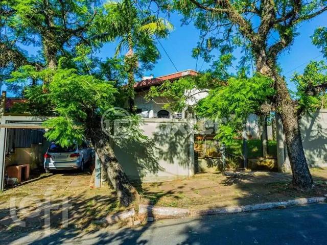 Casa / Sobrado para Venda em Porto Alegre/RS São Sebastião 3 Quartos
