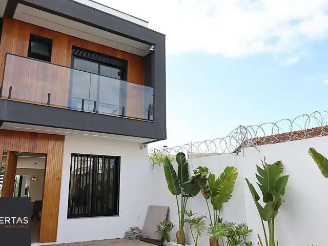 Casa / Sobrado para Venda em Porto Alegre/RS São Sebastião 3 Quartos