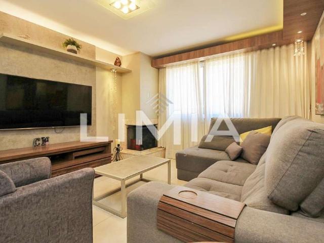 Casa / Sobrado para Venda em Porto Alegre/RS São Sebastião 3 Quartos