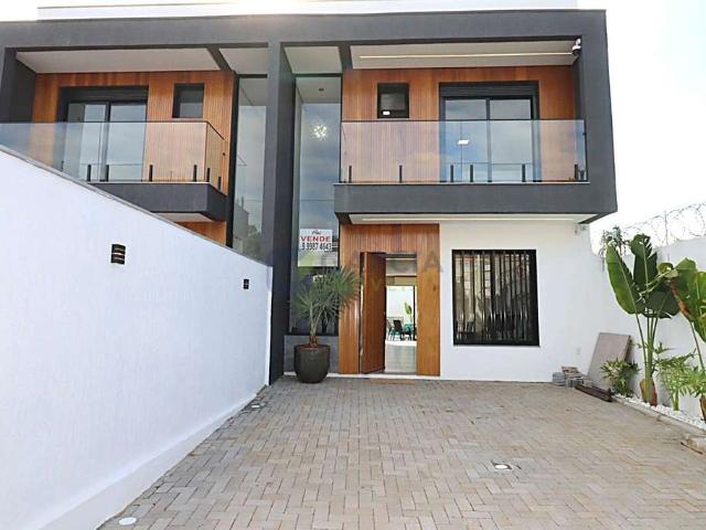 Casa / Sobrado para Venda em Porto Alegre/RS São Sebastião 3 Quartos