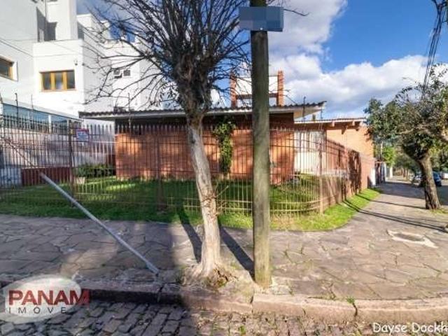 Casa / Sobrado para Venda em Porto Alegre/RS São Sebastião 3 Quartos