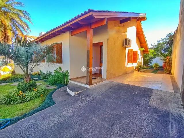 Casa / Sobrado para Venda em Porto Alegre/RS São Sebastião 3 Quartos