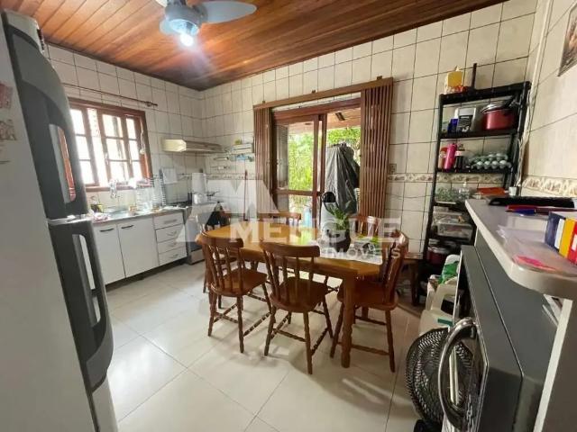 Casa / Sobrado para Venda em Porto Alegre/RS São Sebastião 3 Quartos