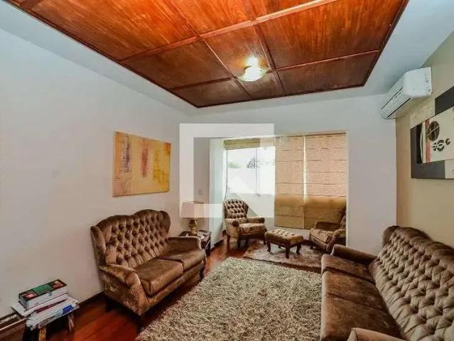 Casa / Sobrado para Venda em Porto Alegre/RS São Sebastião 3 Quartos