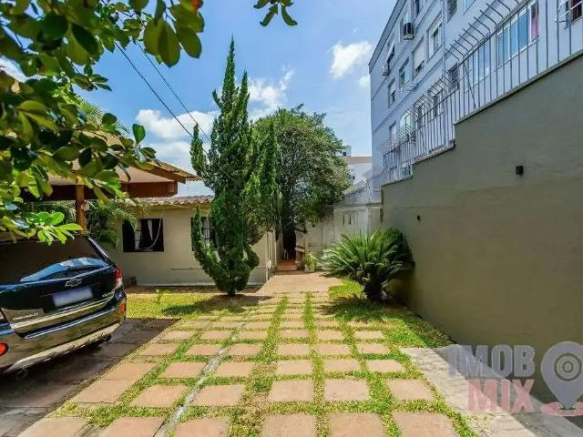 Casa / Sobrado para Venda em Porto Alegre/RS São Sebastião 3 Quartos