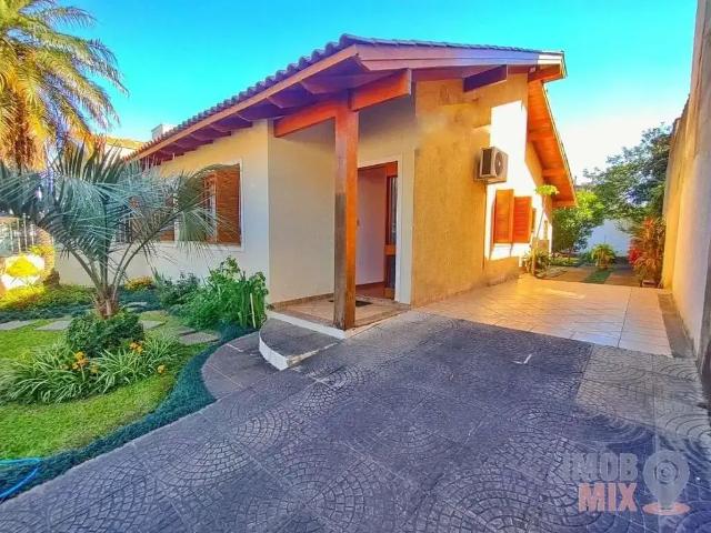 Casa / Sobrado para Venda em Porto Alegre/RS São Sebastião 3 Quartos