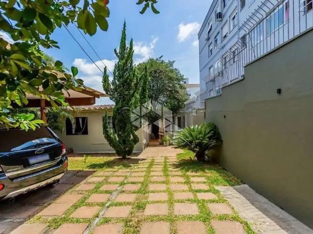 Casa / Sobrado para Venda em Porto Alegre/RS São Sebastião 3 Quartos