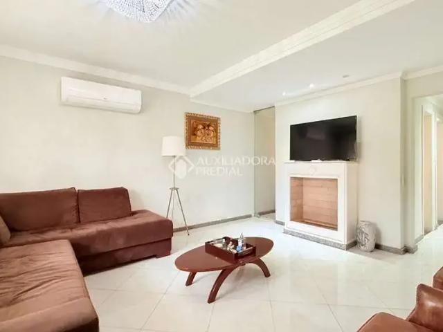 Casa / Sobrado para Venda em Porto Alegre/RS São Sebastião 3 Quartos