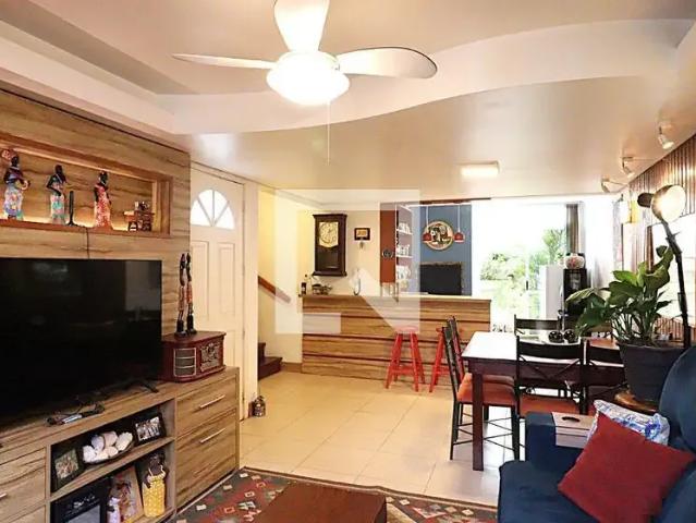 Casa / Sobrado para Venda em Porto Alegre/RS São Sebastião 3 Quartos