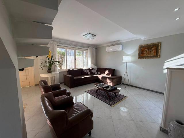 Casa / Sobrado para Venda em Porto Alegre/RS São Sebastião 3 Quartos