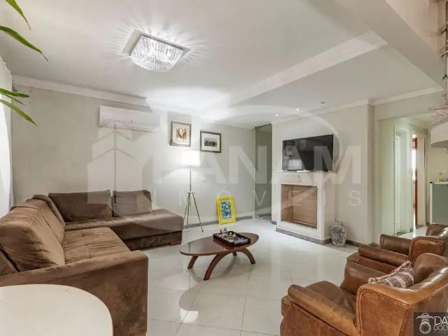 Casa / Sobrado para Venda em Porto Alegre/RS São Sebastião 3 Quartos