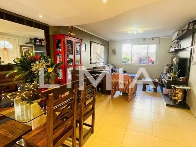Casa / Sobrado para Venda em Porto Alegre/RS São Sebastião 4 Quartos