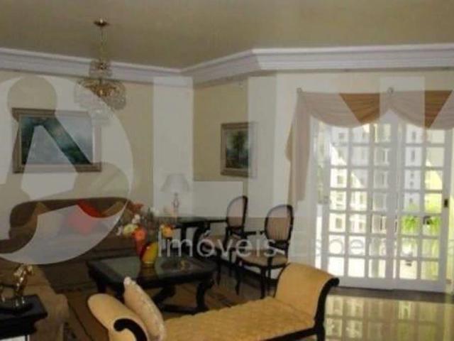 Casa / Sobrado para Venda em Porto Alegre/RS São Sebastião 4 Quartos