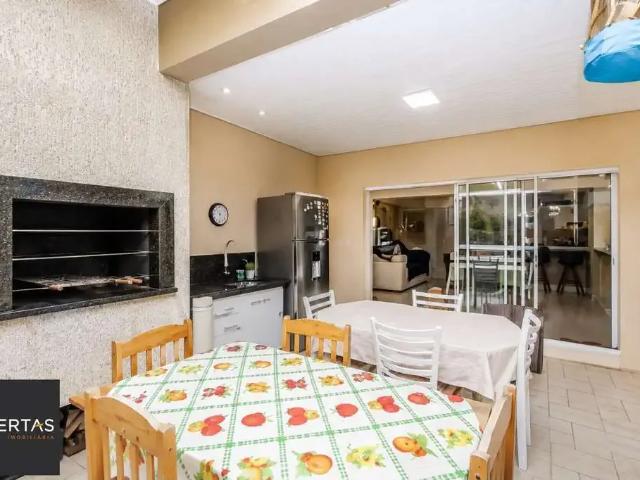 Casa / Sobrado para Venda em Porto Alegre/RS São Sebastião 4 Quartos