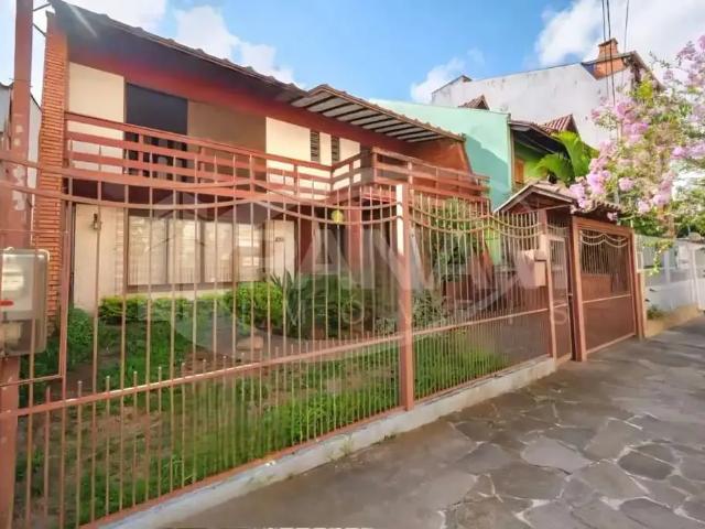 Casa / Sobrado para Venda em Porto Alegre/RS São Sebastião 4 Quartos