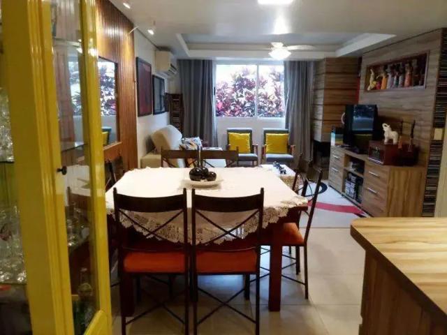 Casa / Sobrado para Venda em Porto Alegre/RS São Sebastião 4 Quartos