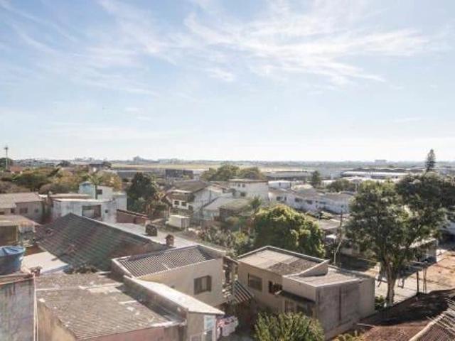 Casa / Sobrado para Venda em Porto Alegre/RS São Sebastião 6 Quartos