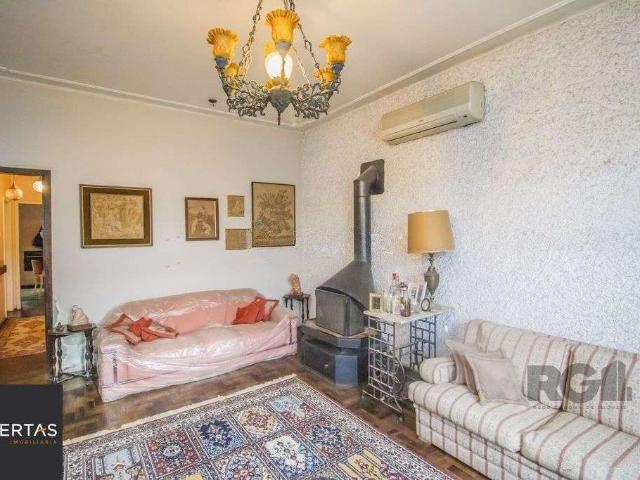 Casa / Sobrado para Venda em Porto Alegre/RS Santa Tereza 4 Quartos