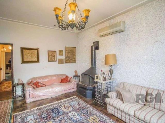 Casa / Sobrado para Venda em Porto Alegre/RS Santa Tereza 4 Quartos