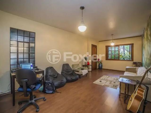 Casa / Sobrado para Venda em Porto Alegre/RS Santa Tereza 4 Quartos