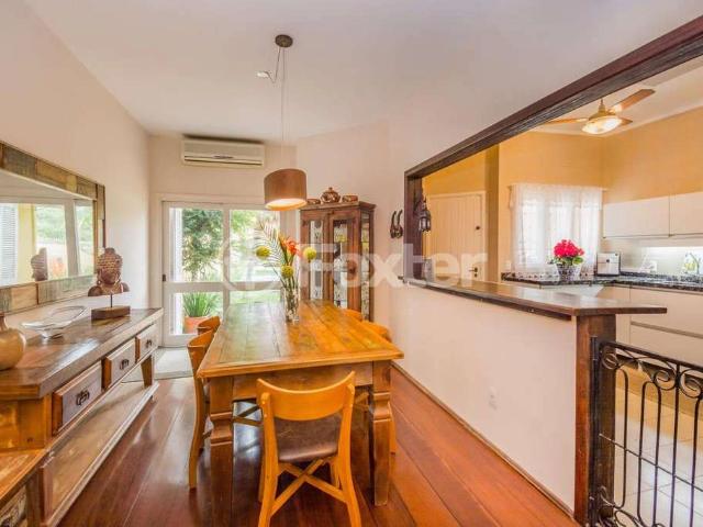 Casa / Sobrado para Venda em Porto Alegre/RS Santa Tereza 4 Quartos