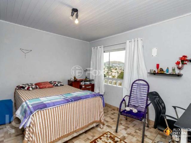 Casa / Sobrado para Venda em Porto Alegre/RS Santa Tereza 4 Quartos