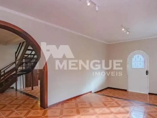 Casa / Sobrado para Venda em Porto Alegre/RS Santa Maria Goretti 3 Quartos