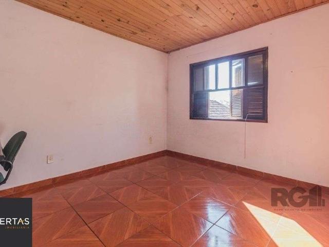 Casa / Sobrado para Venda em Porto Alegre/RS Santa Maria Goretti 4 Quartos