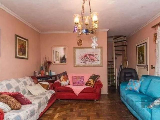 Casa / Sobrado para Venda em Porto Alegre/RS Santa Maria Goretti 5 Quartos