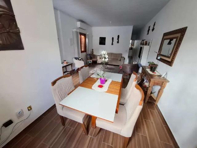 Casa / Sobrado para Venda em Porto Alegre/RS Santana 2 Quartos