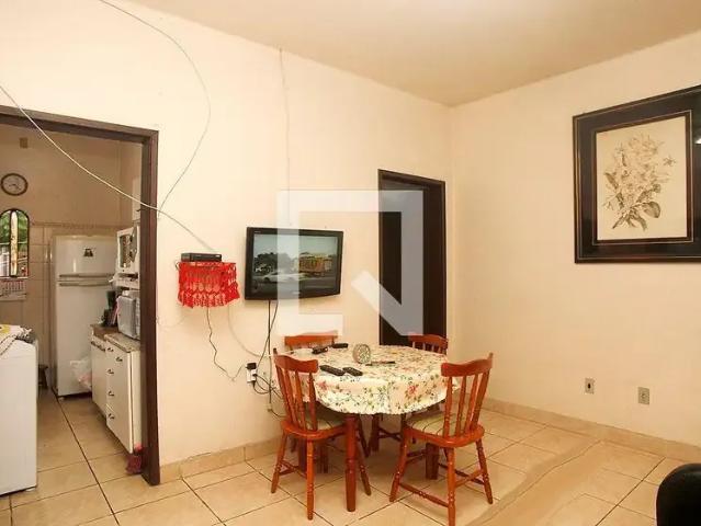 Casa / Sobrado para Venda em Porto Alegre/RS Santana 2 Quartos