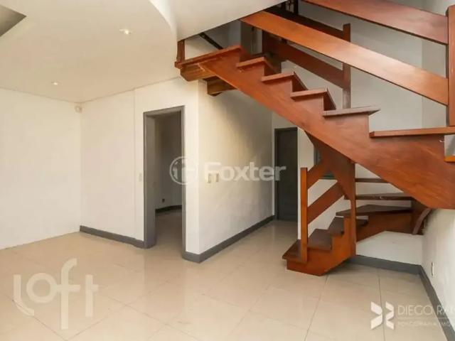 Casa / Sobrado para Venda em Porto Alegre/RS Santana 2 Quartos