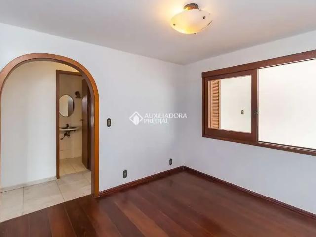 Casa / Sobrado para Venda em Porto Alegre/RS Santana 3 Quartos