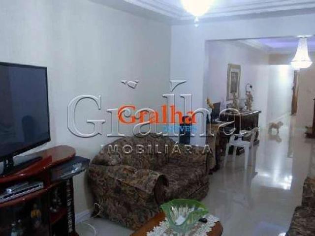 Casa / Sobrado para Venda em Porto Alegre/RS Santana 3 Quartos