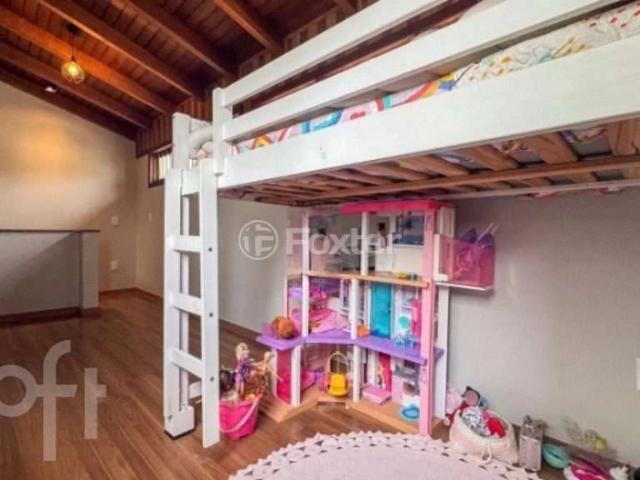 Casa / Sobrado para Venda em Porto Alegre/RS Santana 3 Quartos