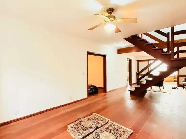 Casa / Sobrado para Venda em Porto Alegre/RS Santana 3 Quartos