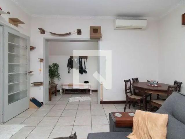 Casa / Sobrado para Venda em Porto Alegre/RS Santana 3 Quartos