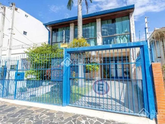 Casa / Sobrado para Venda em Porto Alegre/RS Santana 3 Quartos