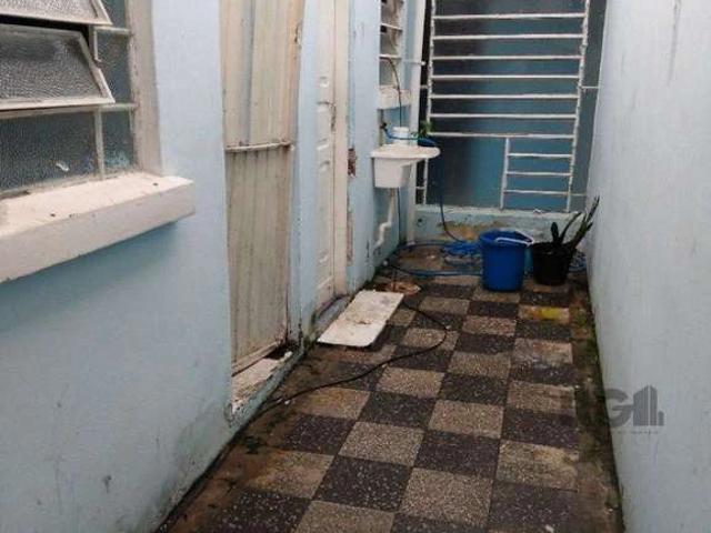 Casa / Sobrado para Venda em Porto Alegre/RS Santana 4 Quartos