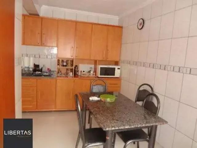 Casa / Sobrado para Venda em Porto Alegre/RS Santana 4 Quartos