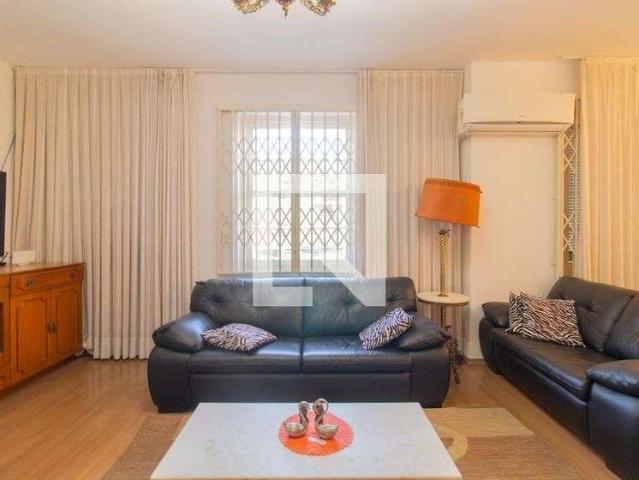 Casa / Sobrado para Venda em Porto Alegre/RS Santana 4 Quartos