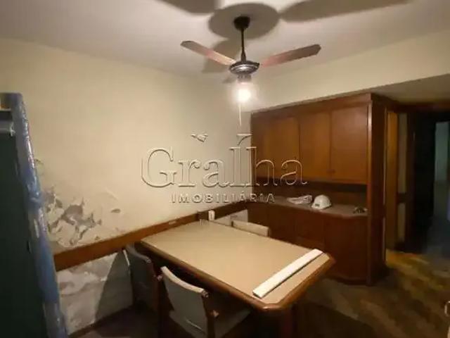 Casa / Sobrado para Venda em Porto Alegre/RS Santana 4 Quartos