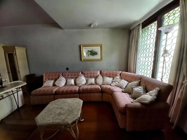 Casa / Sobrado para Venda em Porto Alegre/RS Santana 4 Quartos