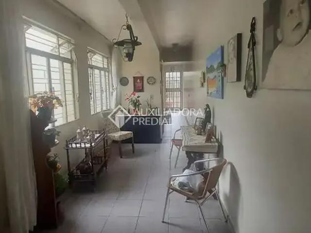 Casa / Sobrado para Venda em Porto Alegre/RS Santana 4 Quartos