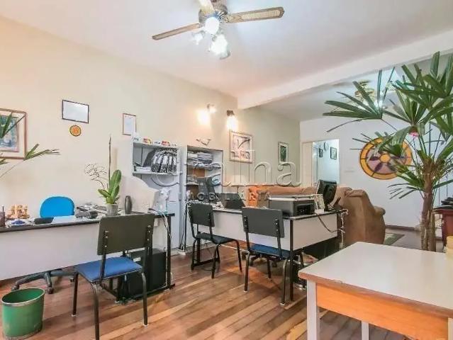 Casa / Sobrado para Venda em Porto Alegre/RS Santana 4 Quartos